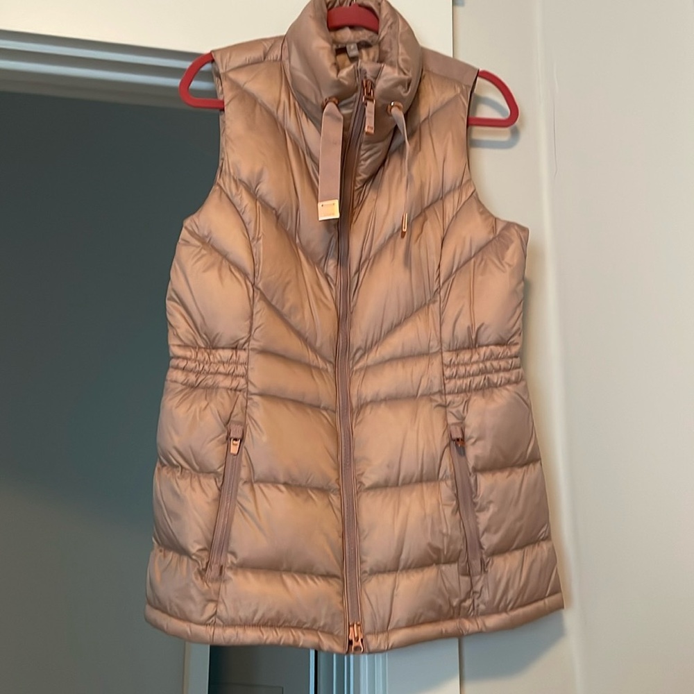 Athleta puffer vest